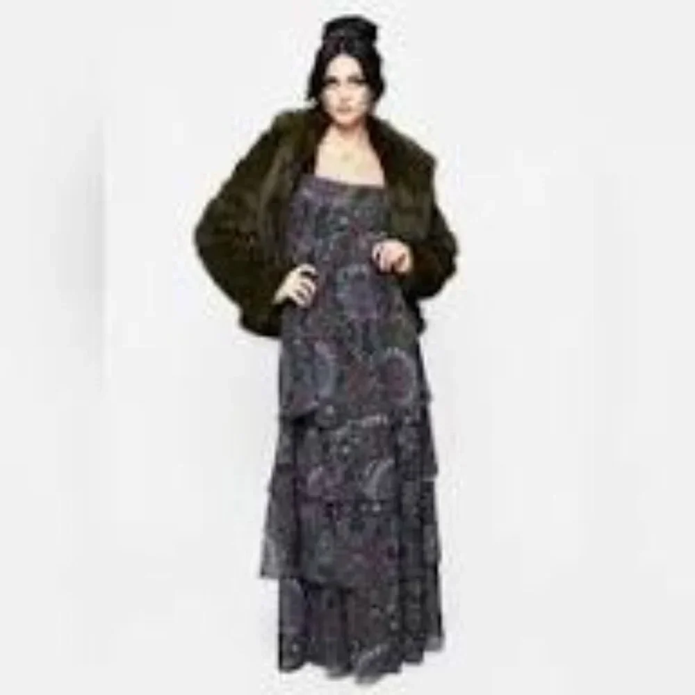 Clarette Chiffon Angel Sleeve Tiered Gown size 8US - Picture 4 of 8